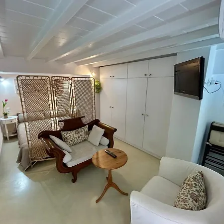 Apartamento Traditional Wood And Stone